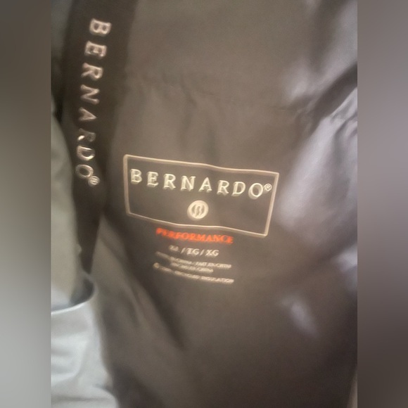 Puffer vest BNWOT - Picture 4 of 4